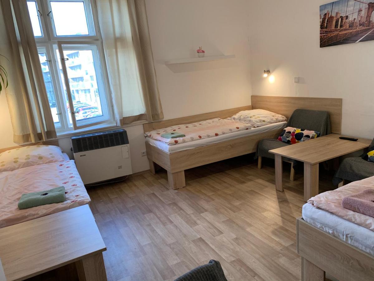 Penzion Mar Hradec Králové Exterior foto
